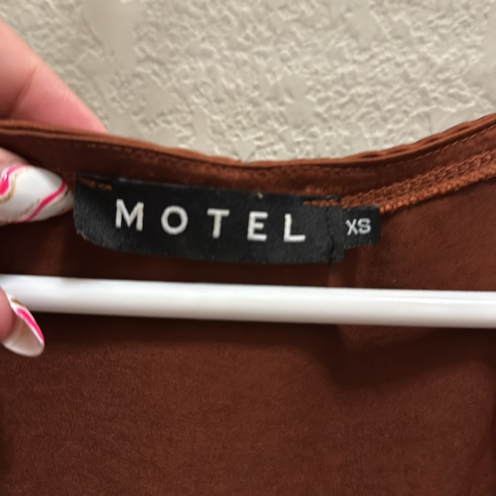MOTEL Shiny Bronze Mini Dress - Picture 4 of 7